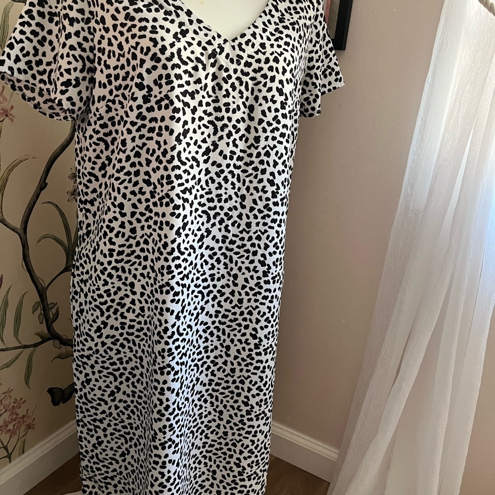 Black and white dress